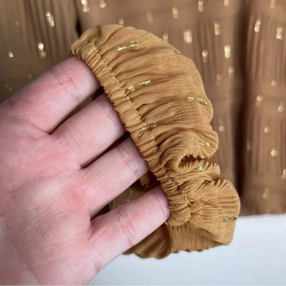 ASTR The Label Mustard Yellow Bubble Hem Long Sleeve Blouse Size Small - Picture 4 of 8